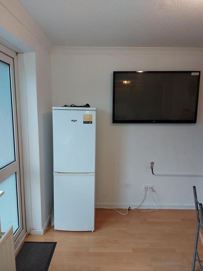 Spacious And Serene Stay Near Milton Keynes Centre Willen Екстер'єр фото