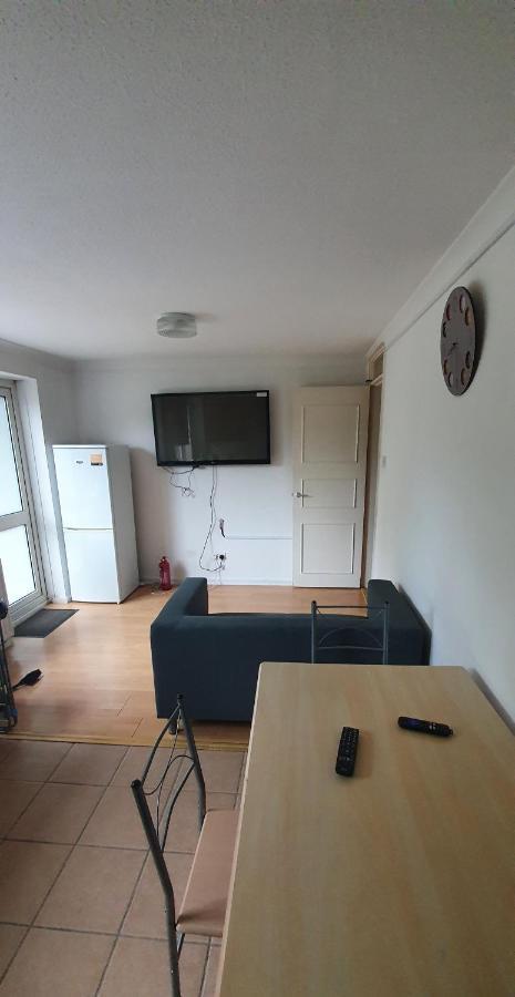 Spacious And Serene Stay Near Milton Keynes Centre Willen Екстер'єр фото