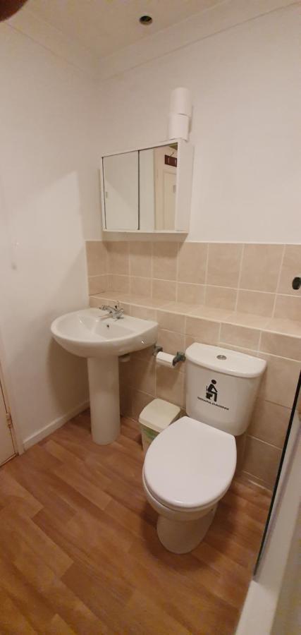Spacious And Serene Stay Near Milton Keynes Centre Willen Екстер'єр фото