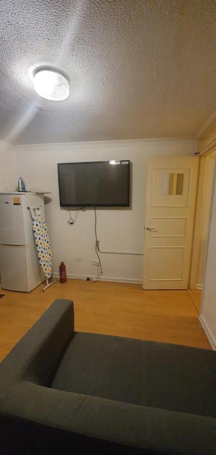 Spacious And Serene Stay Near Milton Keynes Centre Willen Екстер'єр фото